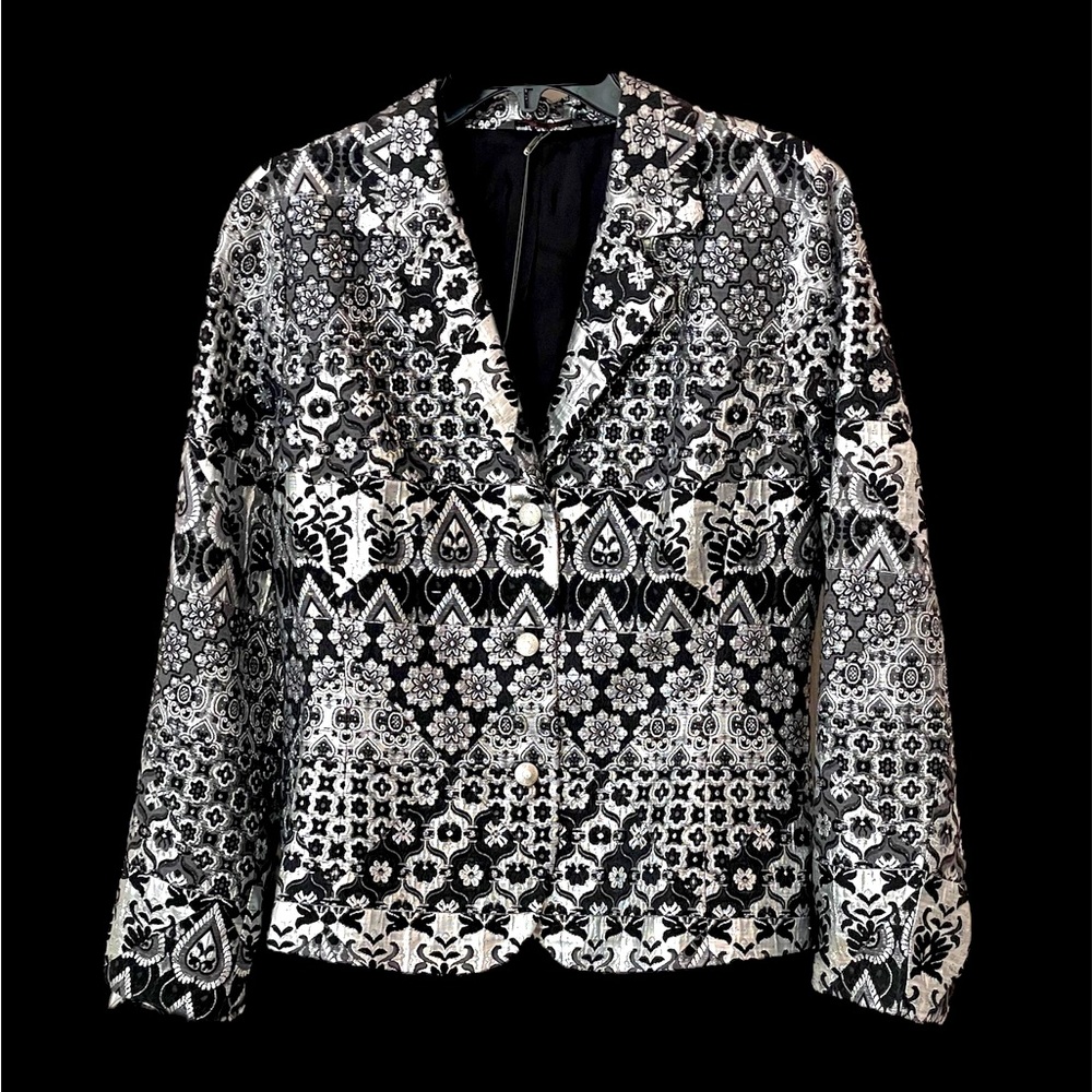 Dismero metallic silver& black jacket